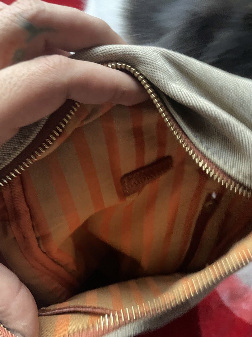 Bodybag (Category: Backpacks) located in Cagayan de Oro. Submitted by kawaii_67trifted (Listing ID 1468360865, Image 3). Description: .