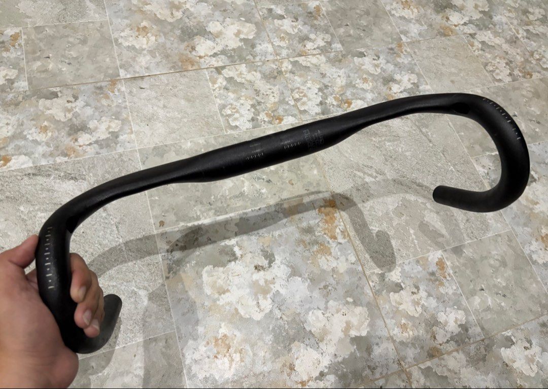 BONTRAGER dropbar (Category: Bicycles) located in Muntinlupa City. Submitted by pinkmoscat.o (Listing ID 1468437595, Image 1). Description: Selling Bontrager drop bar 40cm, aluminum RFS: upgrade Shipping via lalamove shouldered by buyer Location: Muntinlupa Payment via Gcash, BPI, or RCBC only.