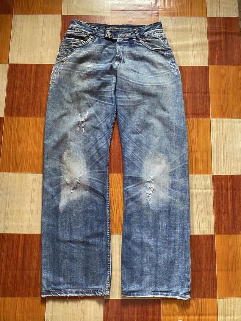 Bootcut Jeans (Category: Jeans) located in General Santos City (Dadiangas). Submitted by versatile__ (Listing ID 1468330776, Image 1). Description: Takeshy Kurosawa - Regular Bootcut Jeans Waist : 28 inches Length : 40 inches Thigh : 12.5 inches Hem : 9.5 inches Good Condition- Nine out Ten Color Rate featuring two botton fly - good fade on front part also the scratch design on front and back pocket -heelbite -need wash +Shipping Fee.