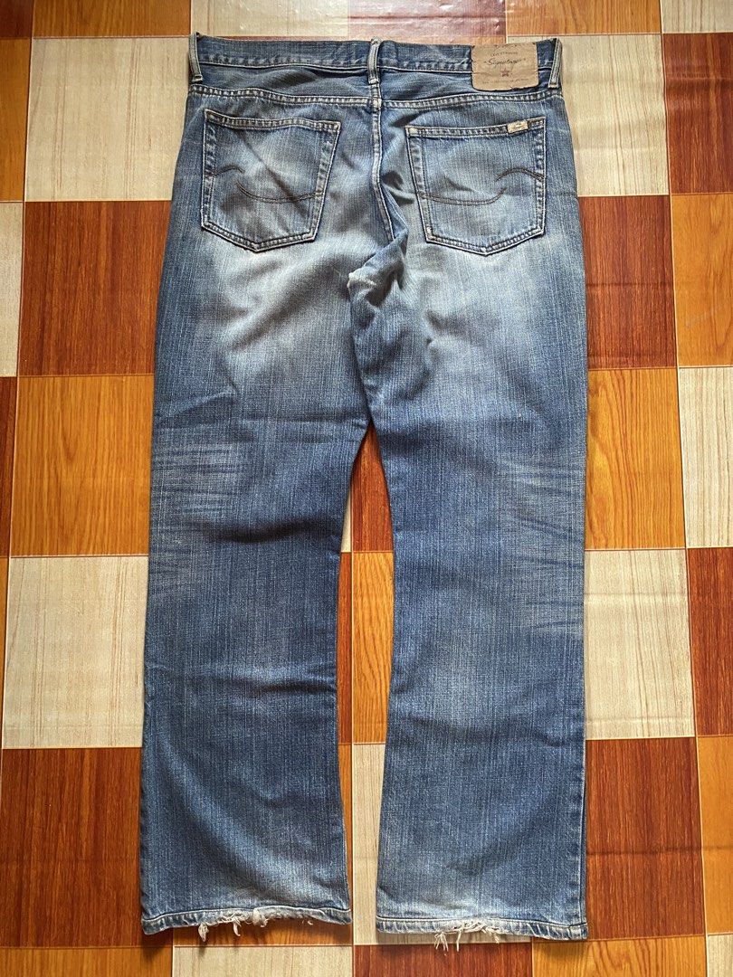 Bootcut Jeans (Category: Jeans) located in General Santos City (Dadiangas). Submitted by versatile__ (Listing ID 1468335373, Image 2). Description: Levis Strauss - Regular Bootcut Jeans Waist : 34 - 35 inches Length : Almost 41 inches Thigh : 13 inches Hem : 9 inches Good Condition- Nine out of Ten Color Rate -Need Wash -Flaw : Heelbite, Tiny Hole on Front Pocket Area + Shipping Fee.