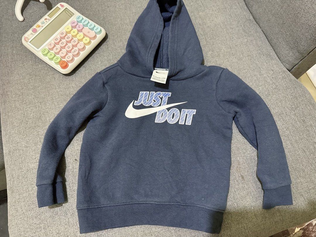 Branded Hoodies (Nilke,Osh,Reebok) (Category: Babies & Kids Fashion) located in Dasmarinas. Submitted by joieanne (Listing ID 1468372918, Image 3). Description: Nike 2T Like New Orange - 300 Nike 2T Navy Blue Light Used- 248 Oshkosh-9m light used - 188 Reebok 6-9m Like New - 248.