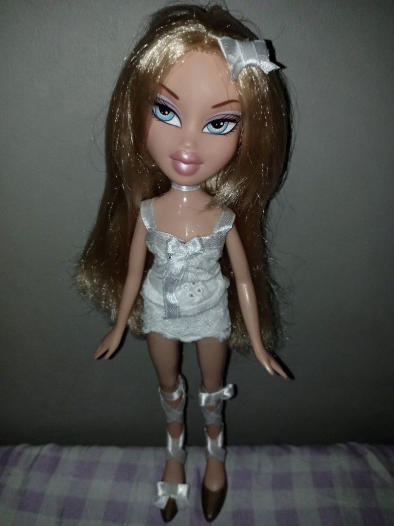 Bratz Handmade Clothes (Category: Kids Toys) located in Dasmarinas. Submitted by jc_p4l3rm0 (Listing ID 1468377544, Image 1). Description: • DOLL IS NOT INCLUDED • Top & Skirt are only included Message me for inquiries about the clothes.