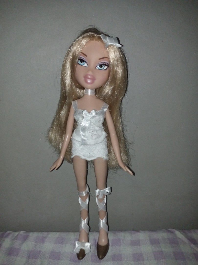 Bratz Handmade Clothes (Category: Kids Toys) located in Dasmarinas. Submitted by jc_p4l3rm0 (Listing ID 1468377544, Image 3). Description: • DOLL IS NOT INCLUDED • Top & Skirt are only included Message me for inquiries about the clothes.