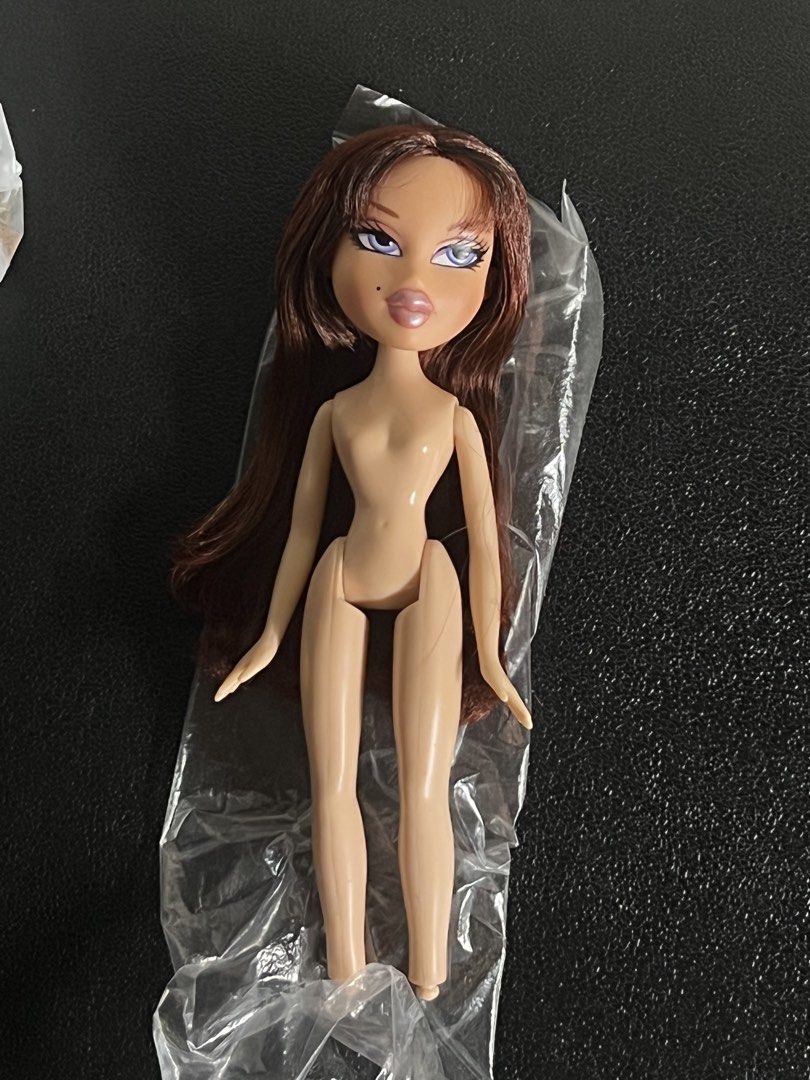 Bratz Twinz Phoebe (Nude) (Category: Kids Toys) located in Davao. Submitted by luvv.pheebee (Listing ID 1468444778, Image 1). Description: Bratz Twinz Phoebe (Nude) for sale! pm if interested :).