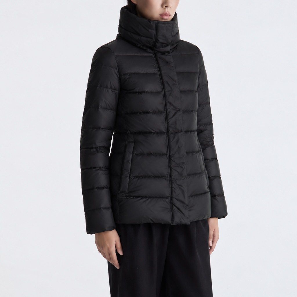 Brooks Brothers 346 Long Collar Down Puffer Jacket (Category: Coats, Jackets and Outerwear) located in Puerto Princesa. Submitted by terdsthrift (Listing ID 1468452582, Image 2). Description: Brooks Brothers 346 Long Collar Down Puffer Jacket Size: Small Width: 20 Length: 26 Shoulder: 16 Sleeves: 24 In Excellent Condition / No Issue Color Rate: 10/10 - Brand: Brooks Brothers 346 - Color: Black - Size: S (True to size) - Origin: Made in Indonesia 