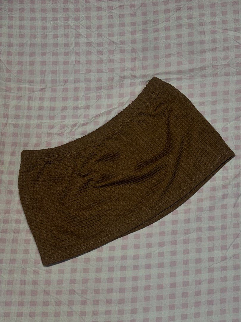 Brown 3 in 1 set terno coordinates (Category: Sets or Coordinates) located in San Juan City. Submitted by angel_aura_archive (Listing ID 1468352148, Image 3). Description: - Worn once - Inclusions: Blazer, Tube, Shorts - For your reference my wasteline is 30 and kasya sya sakin - Free size with garter - All of the details are here n po so pls matuto po magbasa and no to low bailers!! I can give discount if marami po kukunin. They are not from uka