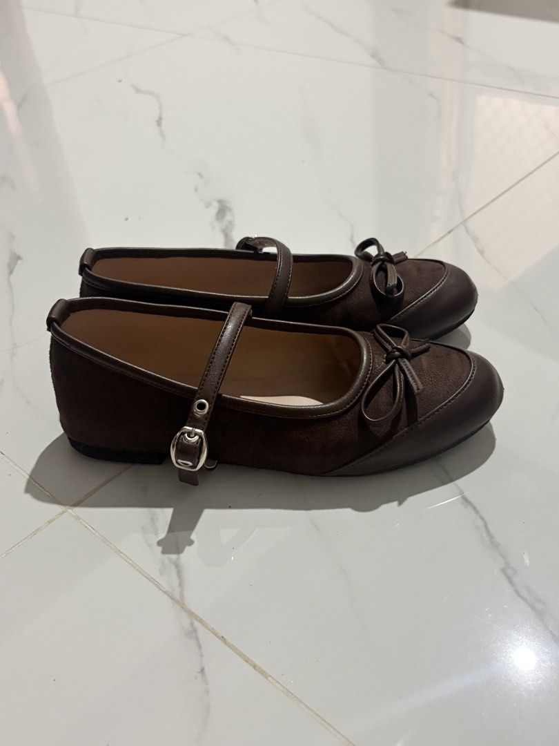 Brown Bow Mary Jane Flats with Adjustable Strap | Ballet Flats (Category: Flats & Sandals) located in Bulacan. Submitted by _bythepetitecollective (Listing ID 1468290022, Image 3). Description: Sweet and versatile brown Mary Jane flats with a dainty bow detail and adjustable buckle strap. 🤎 Features a rounded toe, soft suede-like finish, and a classic ballet-flat silhouette—perfect for a coquette, vintage-inspired, or soft-girl outfit. Easy to p