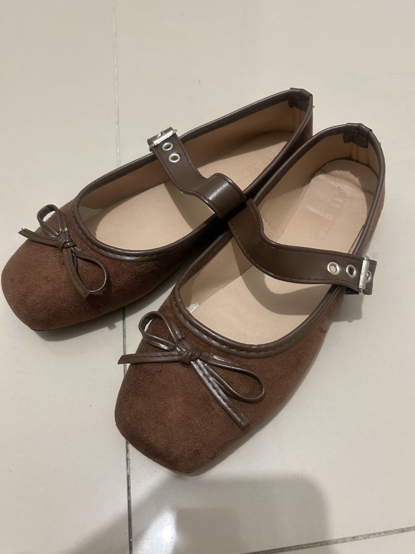 3 for ₱450 Mary jane ballet flats & Kitten heels (Category: Flats & Sandals) located in Quezon City. Submitted by temssoleil (Listing ID 1468452292, Image 3). Description: - All are used once only! - 3 for ₱450 only - All are size 9 - Style: Brown & Khaki suede-look Mary Jane flats & 2 inch beige kitten heels - Perfect for: Casual wear, school, or office chic .