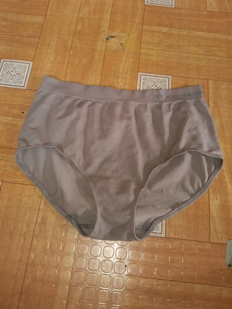 High waist Panty Brown Size:Large (Category: Undergarments & Loungewear) located in Navotas City. Submitted by vanilla_sandalwood (Listing ID 1468335462, Image 1). Description: -Brand: Jones New York -Color: Brown -Like New -Good condition -Cotton Spandex.
