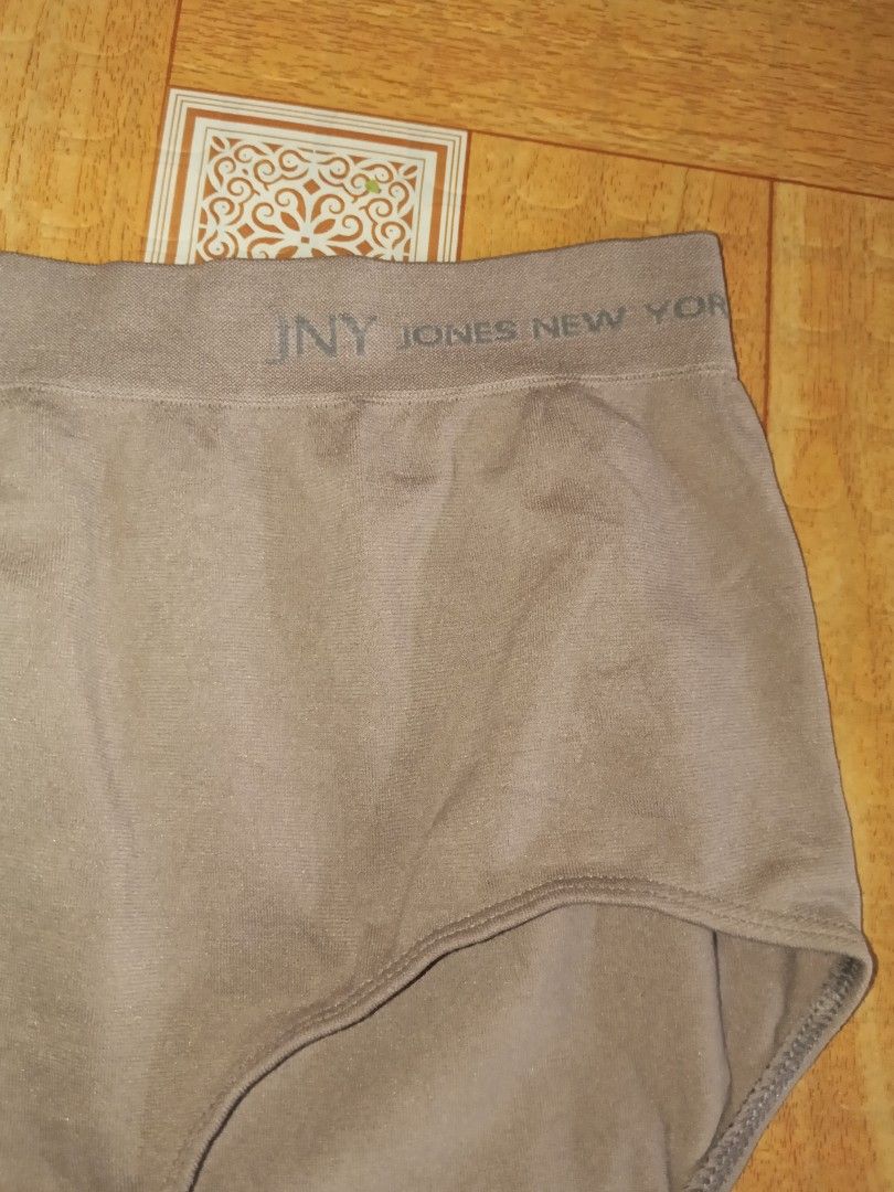 High waist Panty Brown Size:Large (Category: Undergarments & Loungewear) located in Navotas City. Submitted by vanilla_sandalwood (Listing ID 1468335462, Image 3). Description: -Brand: Jones New York -Color: Brown -Like New -Good condition -Cotton Spandex.