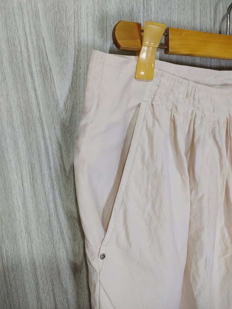 Brunello Cucinelli Skirt (Category: Skirts) located in Naga. Submitted by secondspinv2 (Listing ID 1468449838, Image 3). Description: Brunello Cucinelli Skirt ✅Size: 4 ✅Waist: 28 ✅Length: 21.5 ✅Color Rate: 9.5/10 ✅Issue: Missing Puller ✅Need Wash ✅Location: Bicol Naga City, Camarines Sur ✅Courier: J&T Express/Flash Express ✅MOP: Gcash only.