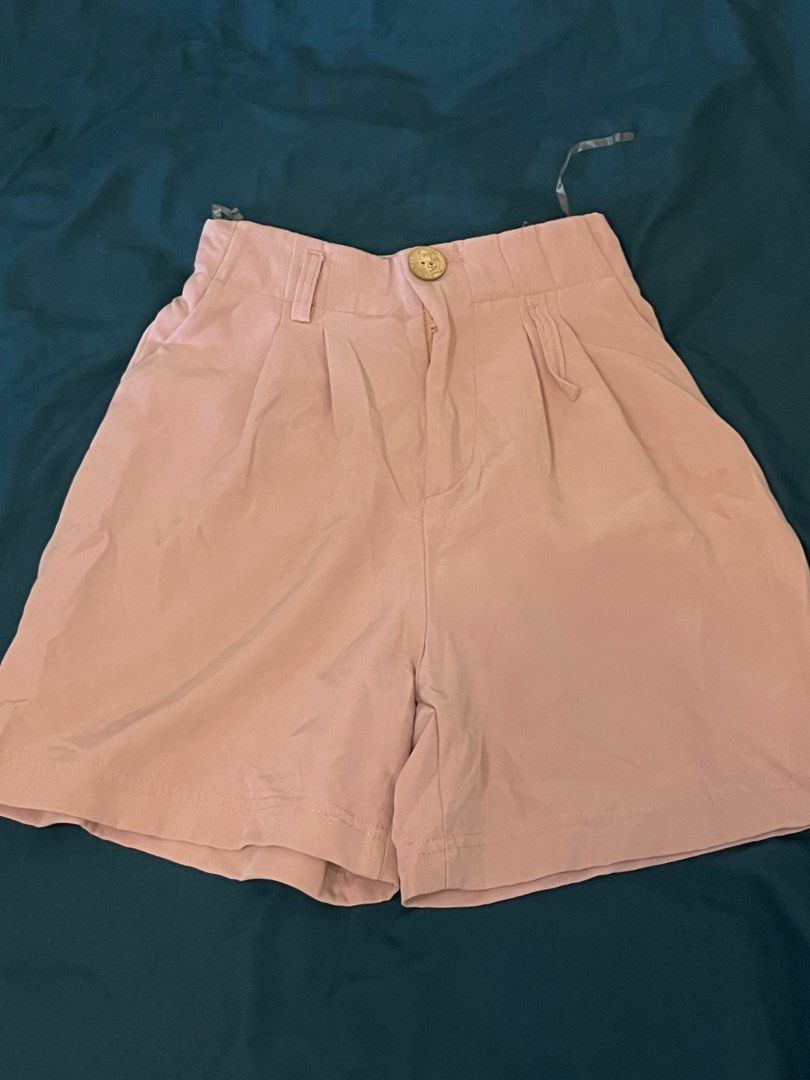 (BUNDLE) Shorts (Category: Shorts) located in Quezon City. Submitted by declutteringbyjam (Listing ID 1468296936, Image 3). Description: -preloved -small -bundle for 320 -150 each -additional for sf.