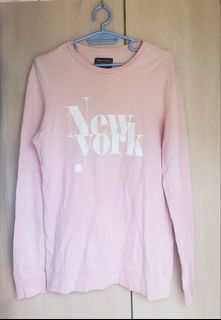 (Category: ) located in . Submitted by ollaboutmycloset (Listing ID 1468359505, Image 1). Description: .