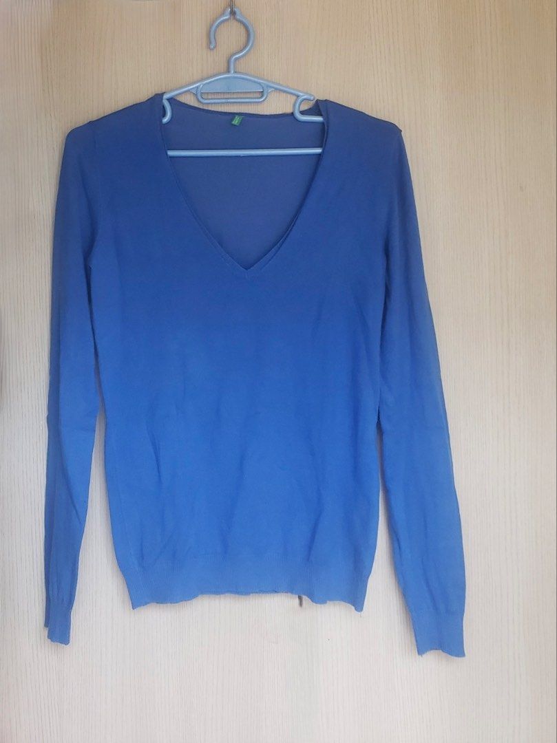 bundle tops (Category: Longsleeves) located in Paranaque City. Submitted by ollaboutmycloset (Listing ID 1468359505, Image 3). Description: take all 5 pcs tops from balikbayan box.
