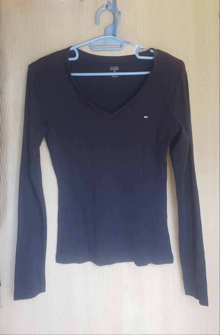 bundle tops (Category: Longsleeves) located in Paranaque City. Submitted by ollaboutmycloset (Listing ID 1468359505, Image 2). Description: take all 5 pcs tops from balikbayan box.