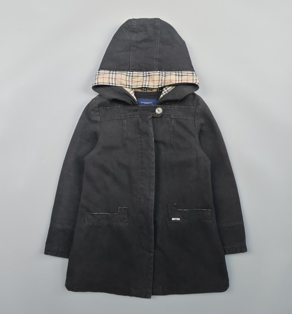 Burberry London (medium) for womens (Category: Coats, Jackets and Outerwear) located in Baguio. Submitted by archival_thrifted.ph. (Listing ID 1468344007, Image 3). Description: FOR SALE‼️ . BURBERRY LONDON FOR WOMENS COAT .MADE IN HONGKONG .STILL IN GOOD CONDITION .NORMAL SIGNS OF USAGE .SIZE MEDIUM ON TAG .PHP 2800 PLUS SF .❌❌ COP/COD .MOP GCASH .COURIER J&T .BAGUIO AREA .DM FOR SURE BUYER TY.