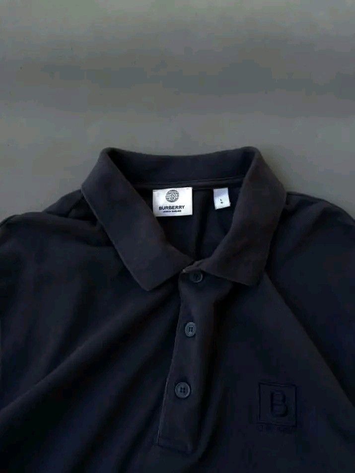 burberry longsleeve (Category: Activewear) located in Manila. Submitted by gllysv (Listing ID 1468314529, Image 3). Description: .