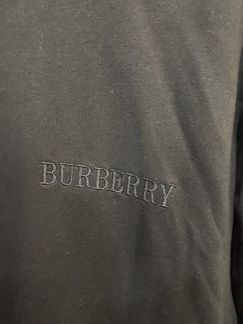 BURBERRY SWEATER (Category: Luxury Apparel) located in Baguio. Submitted by lairdegawd_06 (Listing ID 1468461790, Image 2). Description: Dimes-22x26 Excellent condition 10/10 color rate No flaw Complete tags Check photos for more details.