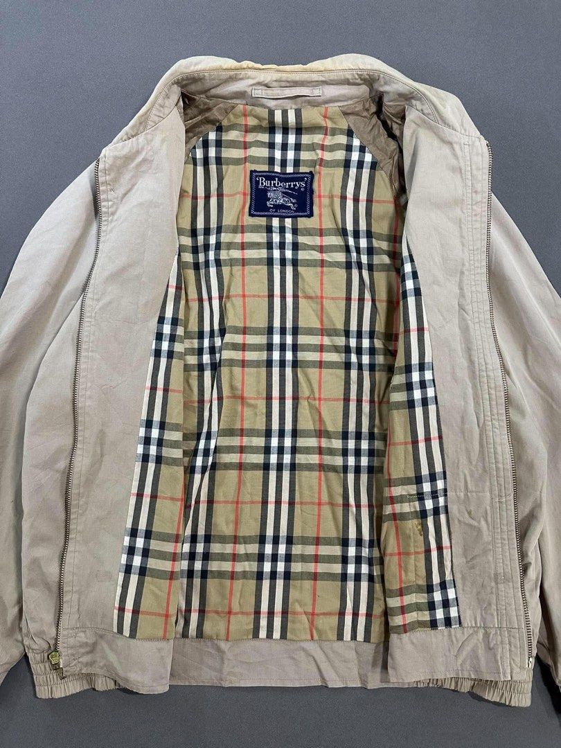 Burberry vintage Harrington (Category: Coats, Jackets and Outerwear) located in Legazpi City. Submitted by dimas_loot (Listing ID 1468469562, Image 2). Description: Vintage Burberry Harrington Large Used .