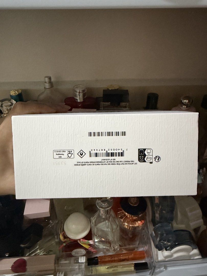 Byredo Blanche (Category: Fragrance & Deodorants) located in Rizal. Submitted by maccluxfinds (Listing ID 1468488957, Image 3). Description: 100% authentic Byredo Blanche! - Full presentation - Brand new, unsprayed - RFS: Too many perfumes, not reaching for this one 💰 MOP: BDO / BPI bank transfer only 🚚 Delivery fee c/o buyer 📍 Mandaluyong City LAST PRICE POSTED. No low ballers please, this is already a good deal ☺️.