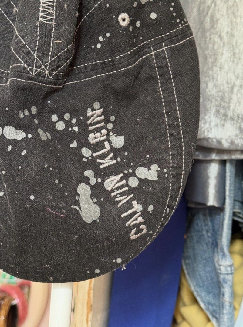 Calvin Klein Black Denim Beret (Category: Caps & Hats) located in Lapu Lapu. Submitted by bzzzzarah (Listing ID 1468477380, Image 2). Description: .