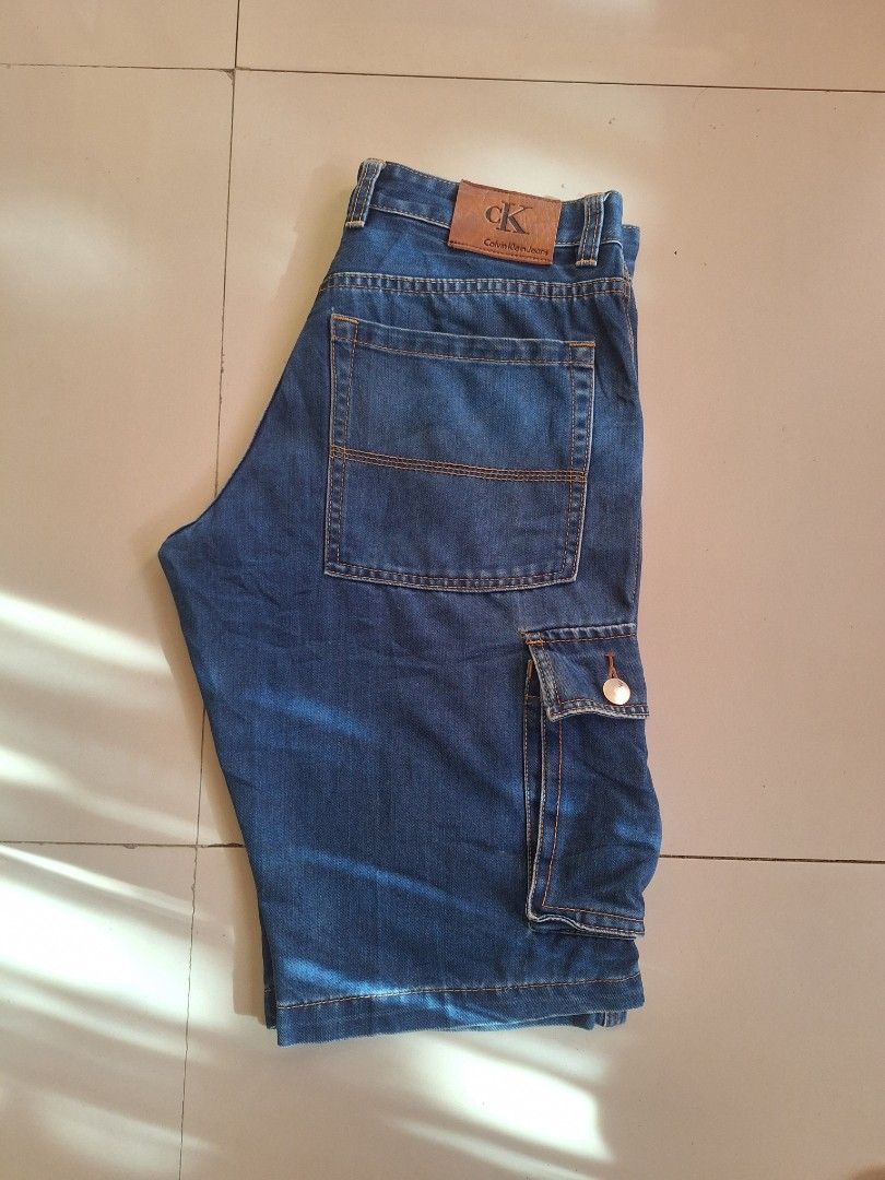 Calvin Klein Cargo Jorts (Category: Shorts) located in Cebu City. Submitted by authentica.28 (Listing ID 1468289652, Image 2). Description: CK cargo jorts (OFF) 34w/24L/10H ₱349 only Need wash Maganda sa personal.
