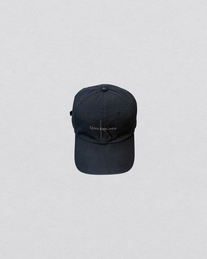 Calvin Klein Dad hat (Category: Caps & Hats) located in Cabanatuan. Submitted by argarments.ph (Listing ID 1468381228, Image 1). Description: Tagged: One size Condition: Lightly used Issue(s): See last photo for the issue.
