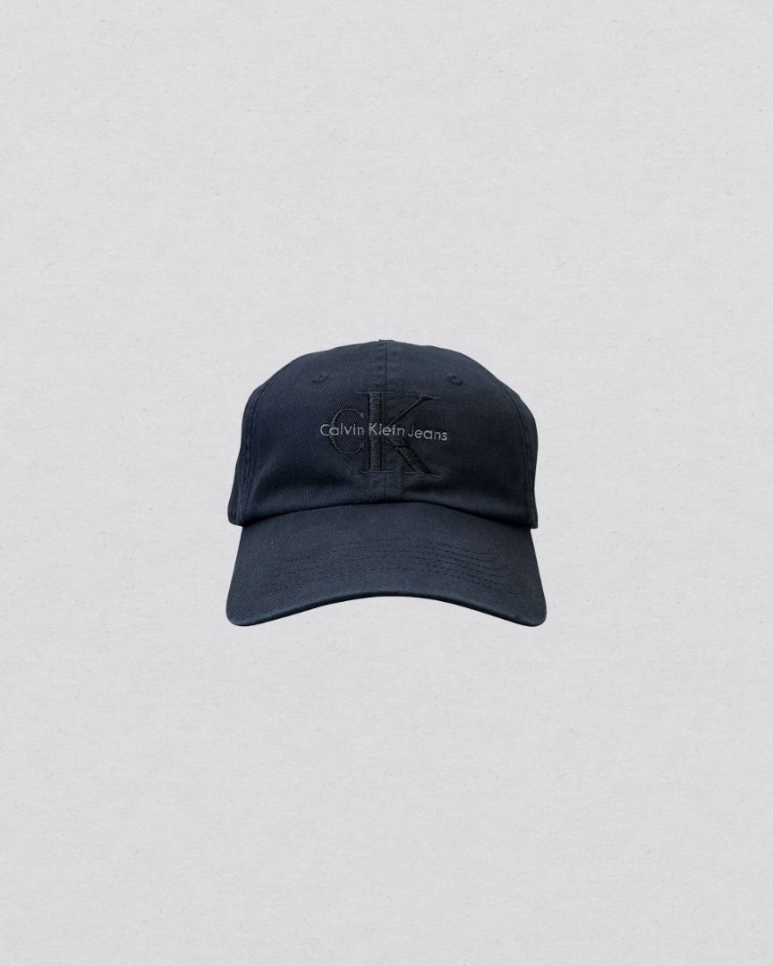 Calvin Klein Dad hat (Category: Caps & Hats) located in Cabanatuan. Submitted by argarments.ph (Listing ID 1468381228, Image 2). Description: Tagged: One size Condition: Lightly used Issue(s): See last photo for the issue.