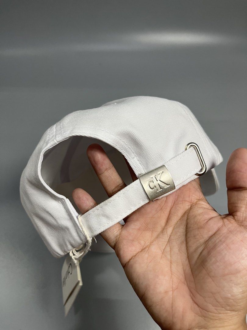 CALVIN KLEIN DADHAT CAP (Category: Caps & Hats) located in Taguig. Submitted by oneday_pickenget (Listing ID 1468386705, Image 3). Description: .