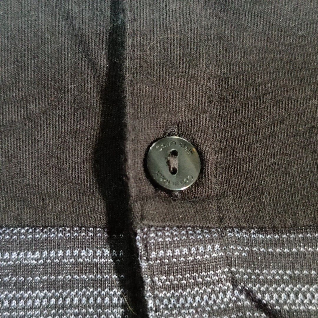 Calvin Klein Polo Shirt (Category: Tshirts & Polo Shirts ) located in Bangued. Submitted by daysusagoodies (Listing ID 1468323753, Image 3). Description: CALVIN KLEIN Size: Medium Slim Fit on the tag W19xL26 Excellent Condition No Issues .