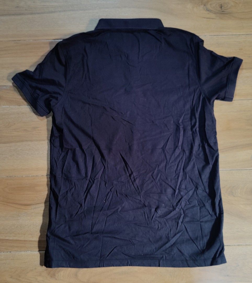 Calvin Klein Polo Shirt (Category: Tshirts & Polo Shirts ) located in Bangued. Submitted by daysusagoodies (Listing ID 1468323753, Image 2). Description: CALVIN KLEIN Size: Medium Slim Fit on the tag W19xL26 Excellent Condition No Issues .