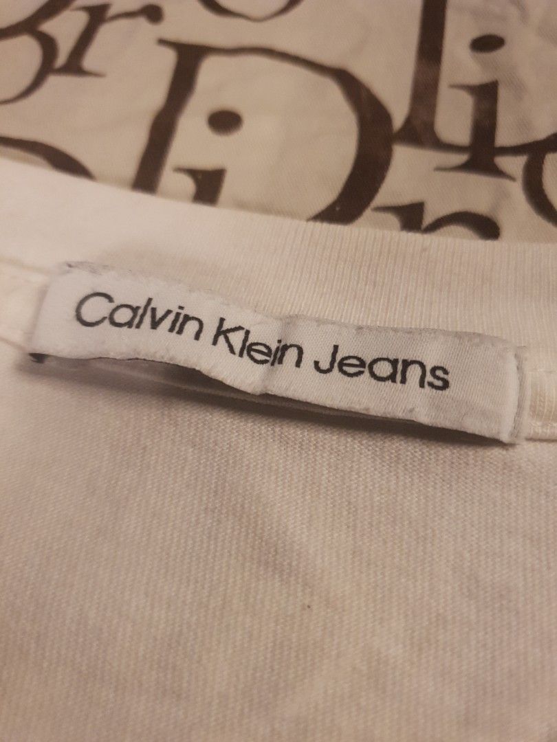 Calvin klein tshirt (Category: Tshirts & Polo Shirts ) located in San Fernando. Submitted by retro.district. (Listing ID 1468469857, Image 3). Description: - Calvin klein tshirt - Size: Large - Condition: Excellent - No issue.