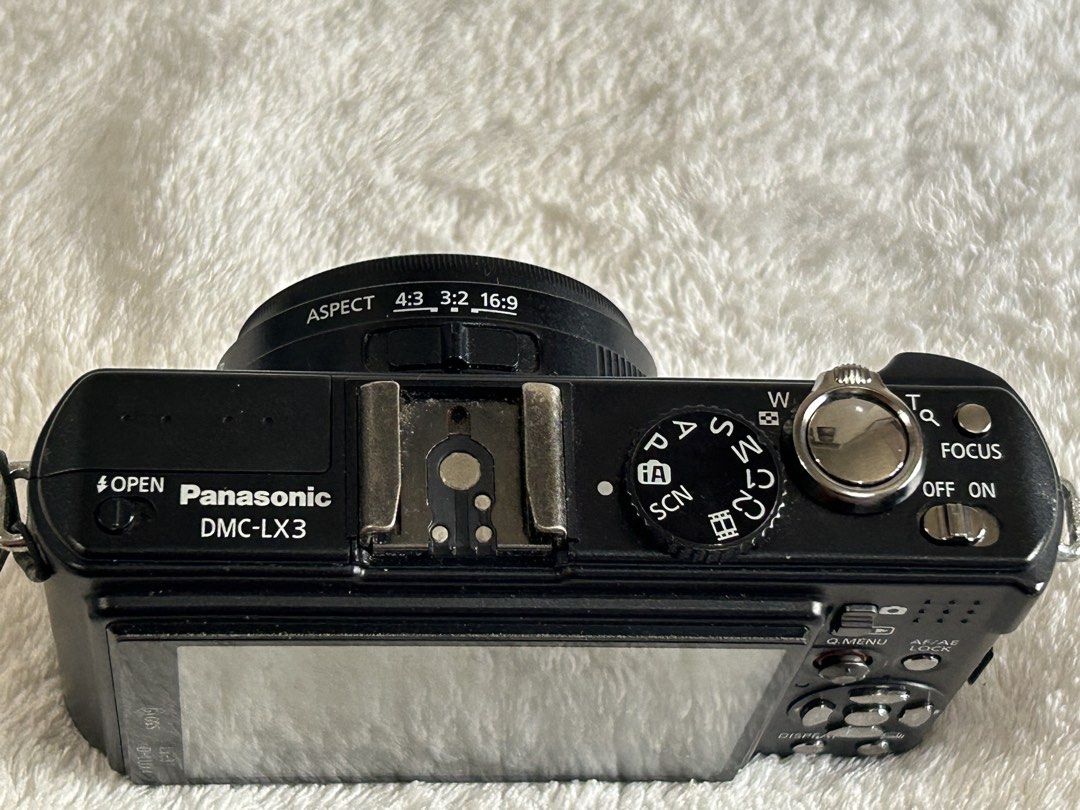 Camera Panasonic Lumix DMC-LX3 (Category: Cameras) located in Baguio. Submitted by previouslymine.10 (Listing ID 1468359853, Image 3). Description: - Panasonic Lumix DMC-LX3 - Fully functional (proof seen in photos) - Complete accessories (in photo) - With manual (in photo) - For battery replacement - No SD card.