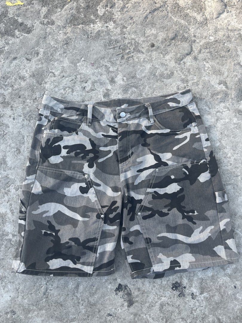 Camou Jorts (Category: Shorts) located in Manila. Submitted by fierceshark.bc3140 (Listing ID 1468355243, Image 1). Description: .