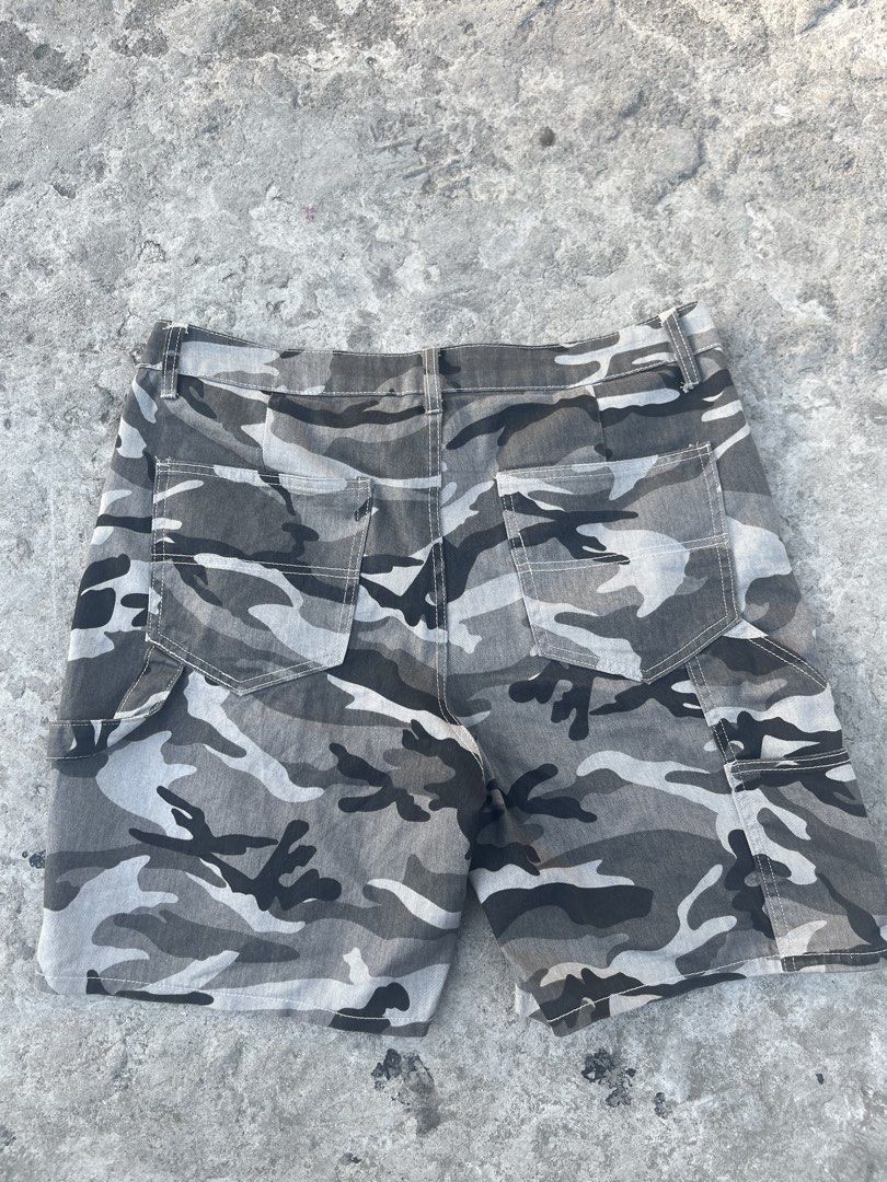 Camou Jorts (Category: Shorts) located in Manila. Submitted by fierceshark.bc3140 (Listing ID 1468355243, Image 2). Description: .