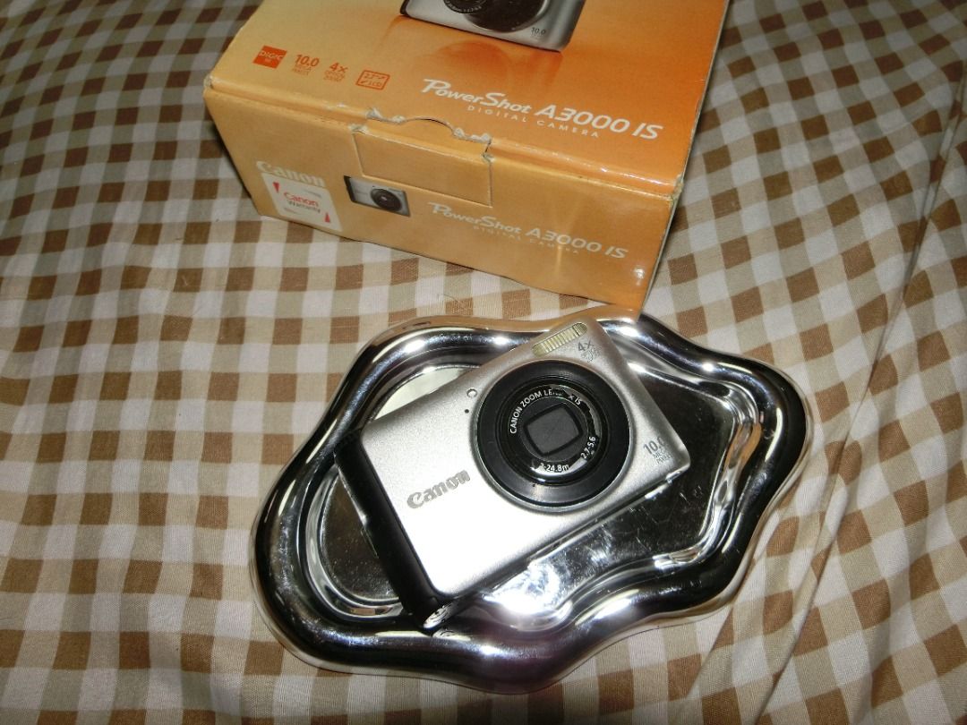 CANON POWERSHOT A3000 IS (Category: Cameras) located in Mexico. Submitted by fromjiya (Listing ID 1468433534, Image 2). Description: ₊˚⊹♡ CANON POWERSHOT A3000 IS ♡⊹˚₊ | BOXED UNIT! ₊˚⊹ CANON POWERSHOT A3000 IS ⊹˚₊ a cute vintage canon digicam for crisp, timeless digi memories ୨୧ BOXED UNIT • ORIGINAL CANON BATTERY & CHARGER • NO LENS DUST! ₊˚⊹ camera deets ⊹˚₊ ♡ 10.0MP sensor ♡ 4× optical zoom ♡ Optical Image Stabilizer ♡ 2.7-inch LCD screen ♡ c