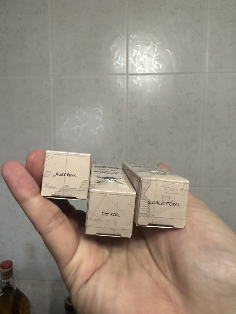 Careline x One Piece Multi use Cream (Category: Makeup) located in Bacoor. Submitted by sempenden (Listing ID 1468330922, Image 2). Description: 200 each For cheeks, lips and eyelids.