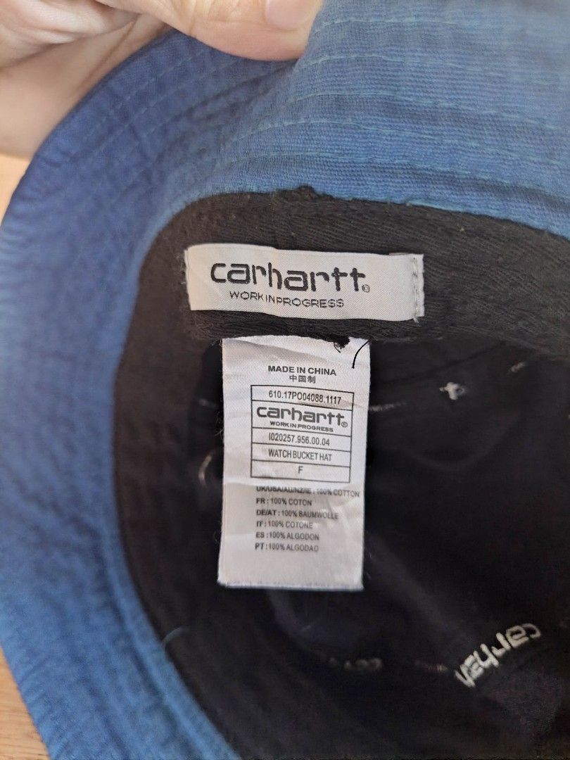 Carhartt Bucket hat (Category: Caps & Hats) located in La Carlota. Submitted by leamart25 (Listing ID 1468445808, Image 3). Description: Carhartt Bucket hat (F size) minimal stain issue Good condition.