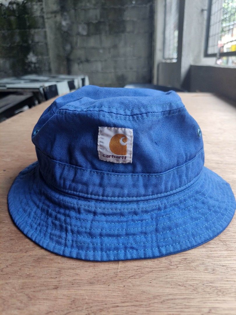 Carhartt Bucket hat (Category: Caps & Hats) located in La Carlota. Submitted by leamart25 (Listing ID 1468445808, Image 1). Description: Carhartt Bucket hat (F size) minimal stain issue Good condition.