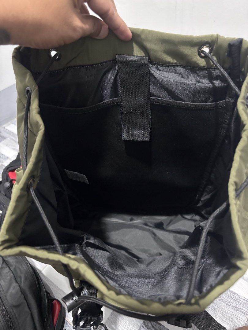 Carhartt Military backpack (Category: Backpacks) located in Banga. Submitted by akosiloco (Listing ID 1468453099, Image 3). Description: Plus sf.