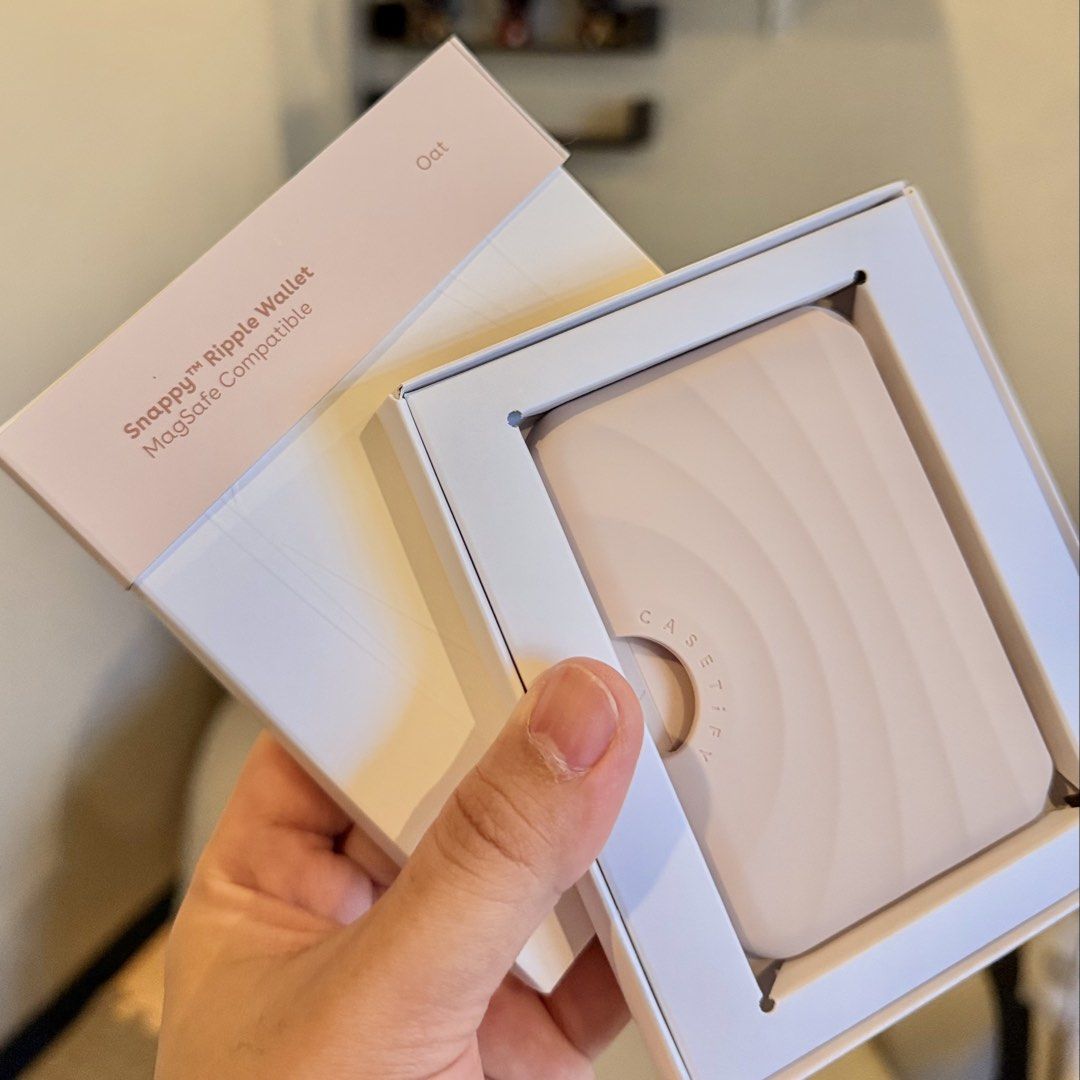 Casetify Ripple Magsafe Wallet Oat (Category: Cases & Sleeves) located in Zaragoza. Submitted by kathramosss (Listing ID 1468414031, Image 2). Description: Snappy Ripple Wallet — Essentials by CASETiFY ✨ brandnew | onhand & ready to ship ₱1,450 only 💌 message me for interested buyer.