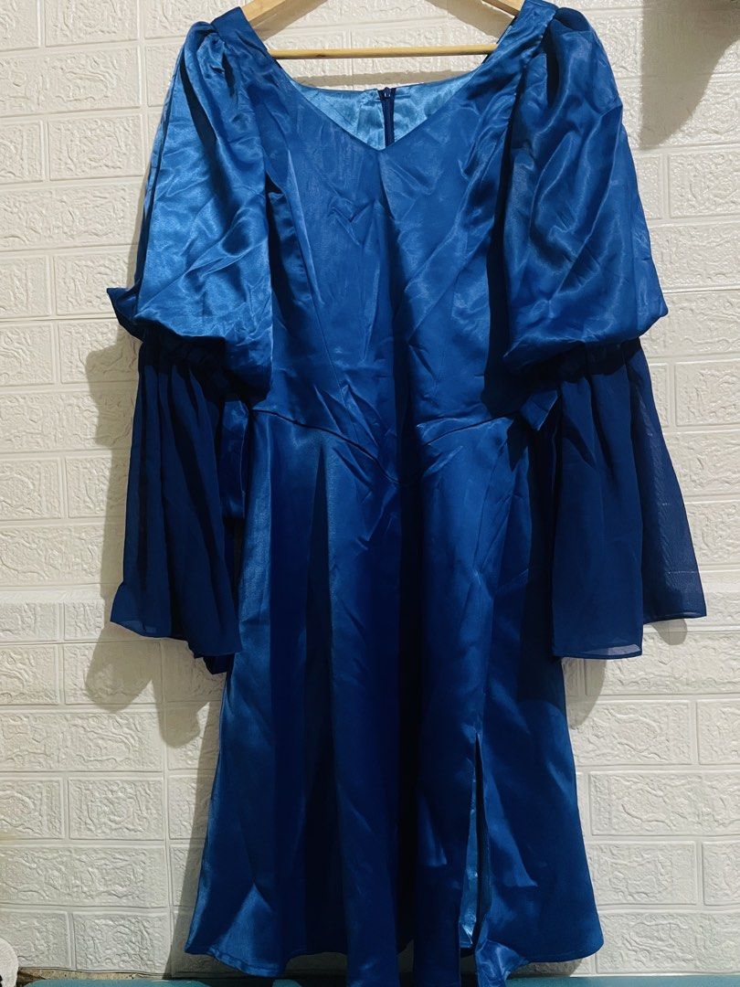 Casual/formal/semi formal dress (Category: Evening dresses & gowns) located in Manila. Submitted by myshanshine (Listing ID 1468497913, Image 1). Description: Blue dress Never used due to wrong size Perfect for special events May also use as a costume.