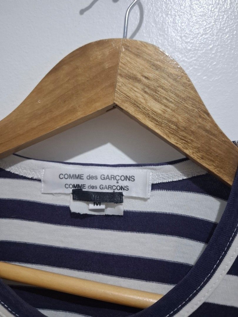 Cdg comme des garcons med (Category: Longsleeves) located in Tarlac. Submitted by christopher.24 (Listing ID 1468323901, Image 2). Description: good condition.