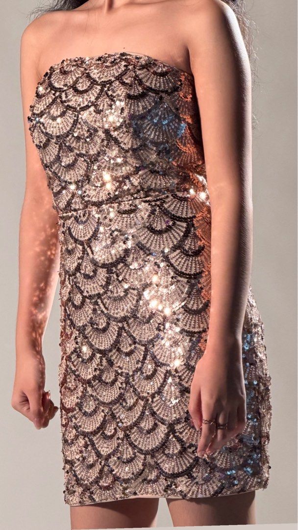 Champagne Sequin Fitted Dress (Category: Dresses) located in Marikina City. Submitted by gyuslover (Listing ID 1468305657, Image 2). Description: -Loc: Marikina City - Color: Champagne super sparkly! - Condition: super new! worn once only for a photoshoot, all sequins intact -Size Small .