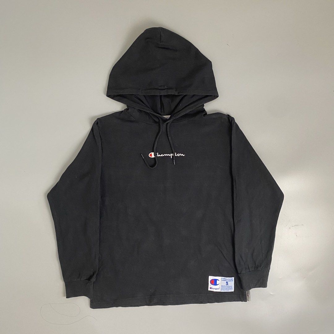 Champion ✨ | Black Hooded Pullover Sweatshirt (Category: Coats, Jackets and Outerwear) located in Bulacan. Submitted by orc.ph (Listing ID 1468398270, Image 1). Description: Champion ✨ | Black Hooded Pullover Sweatshirt Material Used: 100% Cotton - Black -Casual -Streetwear -Hem Side Slit -Ribbed Cuffs -Champion Spellout -Adjustable Hood Drawstring ‎-Size: L -Width: 21.5 ‎-Length: 25 ‎ ‎Pristine Condition. No Visible Flaws. Issue: NONE ‎ ‎⚠️Note: