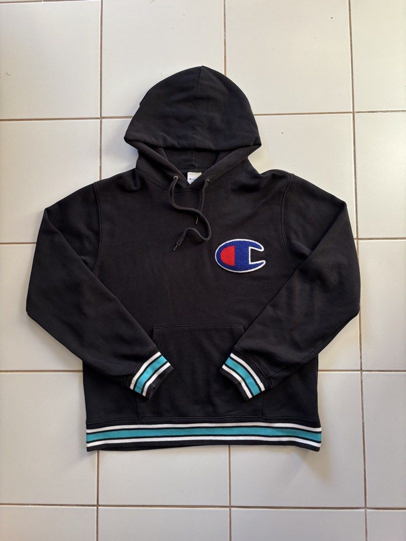 Champion Carpet Logo Hoodie (Category: Hoodies) located in Angeles City. Submitted by daily_thrift_collection (Listing ID 1468361234, Image 1). Description: EXCELLENT CONDITION NO ISSUE 9/10 COLOR RATE 21.5x27 LOCATION:PAMPANGA.