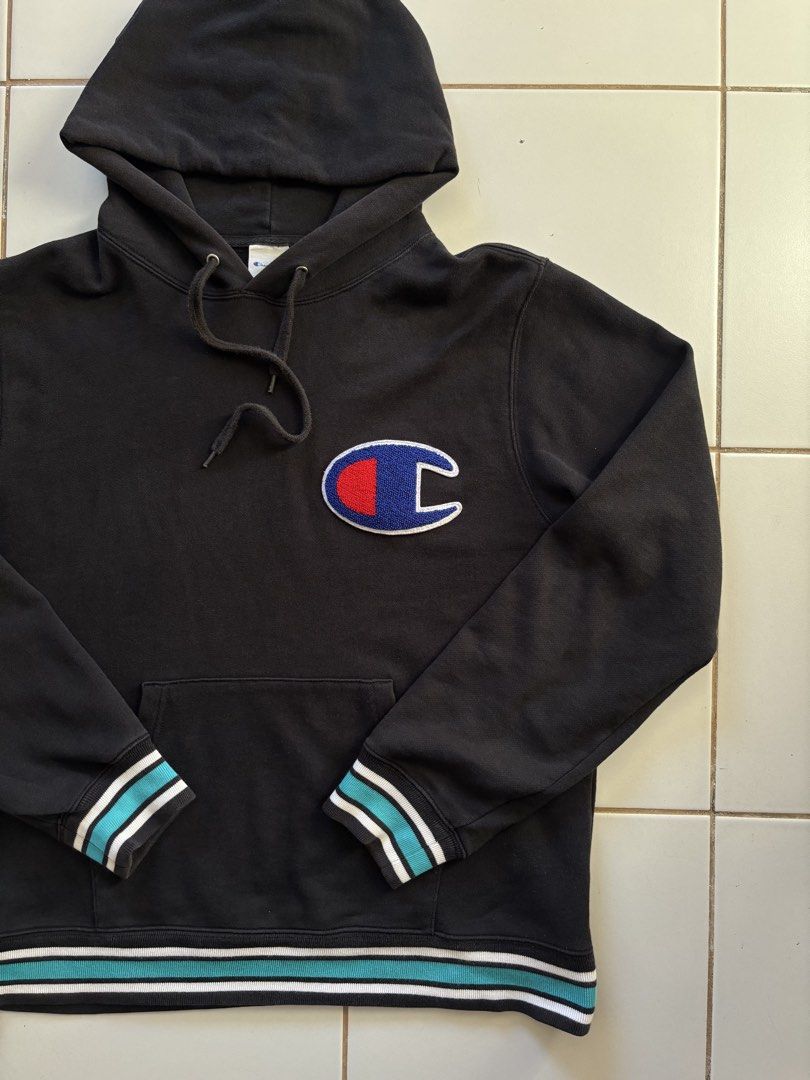Champion Carpet Logo Hoodie (Category: Hoodies) located in Angeles City. Submitted by daily_thrift_collection (Listing ID 1468361234, Image 2). Description: EXCELLENT CONDITION NO ISSUE 9/10 COLOR RATE 21.5x27 LOCATION:PAMPANGA.