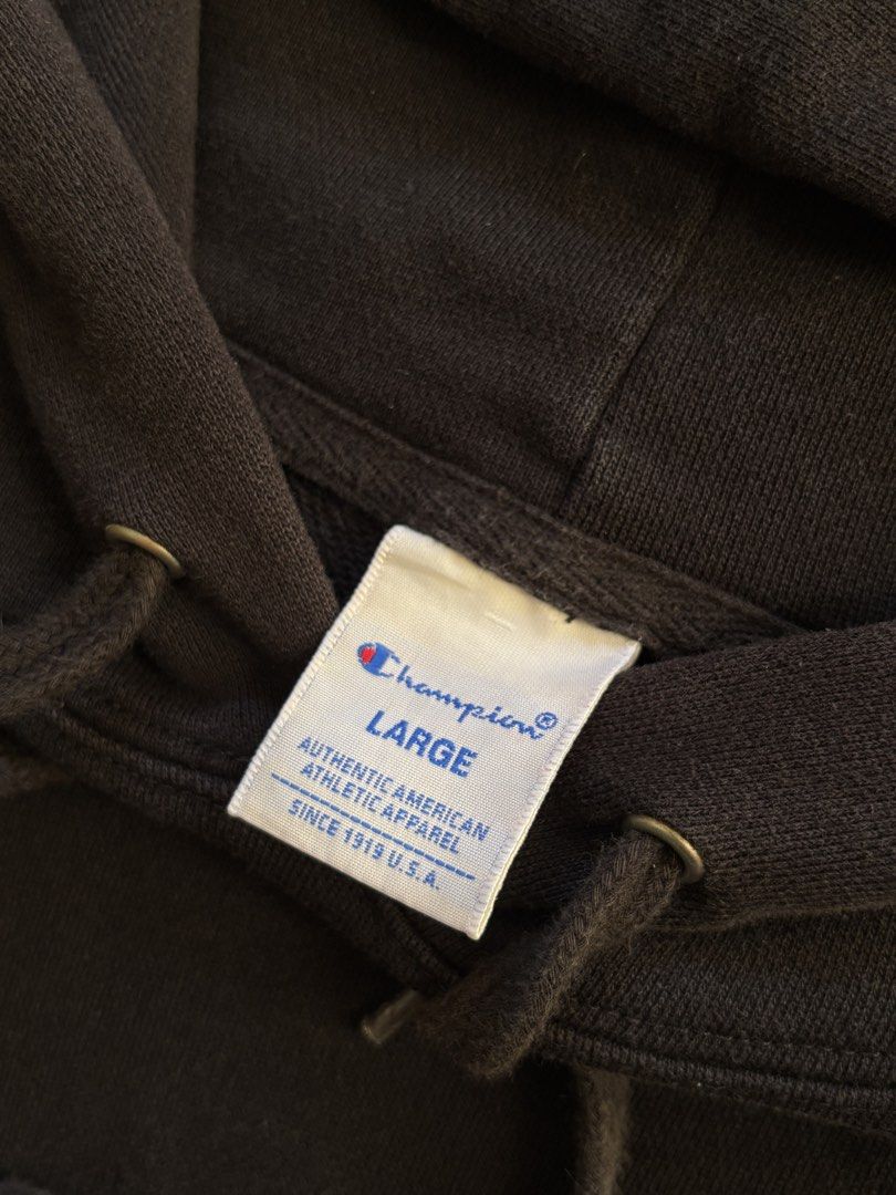 Champion Carpet Logo Hoodie (Category: Hoodies) located in Angeles City. Submitted by daily_thrift_collection (Listing ID 1468361234, Image 3). Description: EXCELLENT CONDITION NO ISSUE 9/10 COLOR RATE 21.5x27 LOCATION:PAMPANGA.
