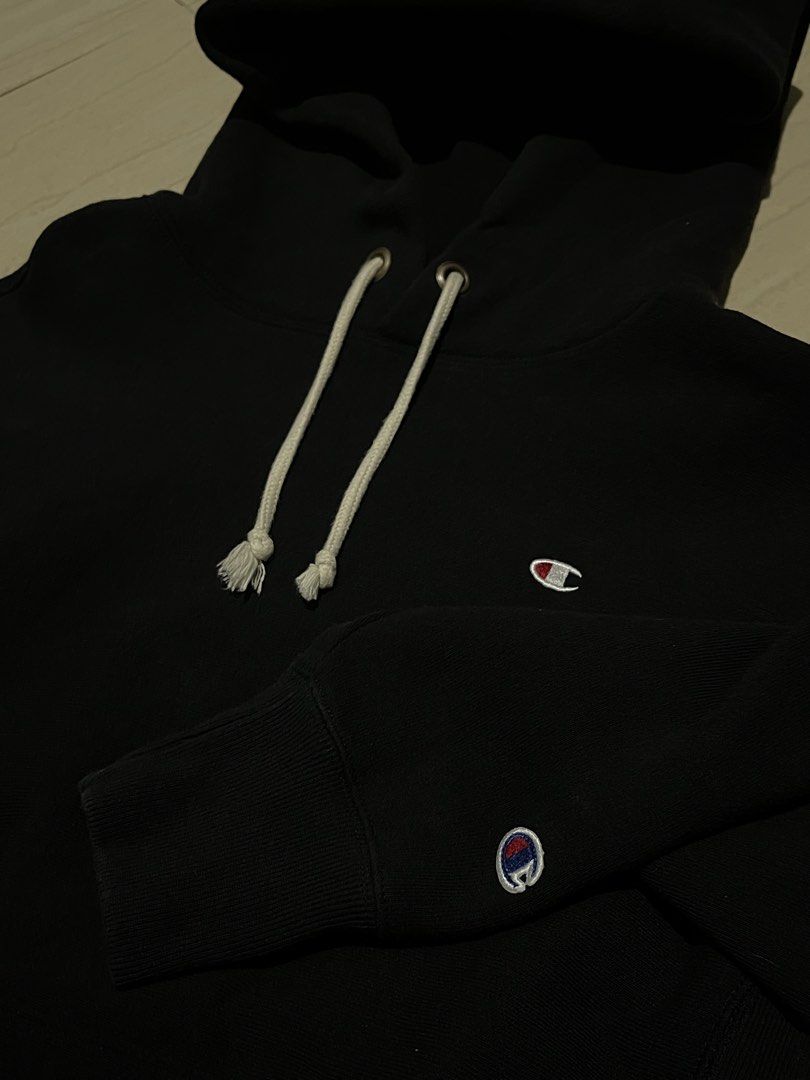 Champion Hoodie (Category: Hoodies) located in Talisay. Submitted by arabell21 (Listing ID 1468457448, Image 2). Description: Good as new condition Size small on tag W19 L26 Color rate 10/10 No issue.