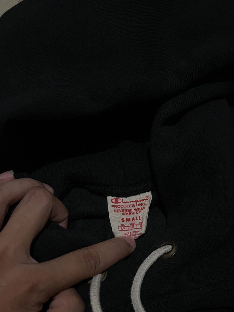 Champion Hoodie (Category: Hoodies) located in Talisay. Submitted by arabell21 (Listing ID 1468457448, Image 3). Description: Good as new condition Size small on tag W19 L26 Color rate 10/10 No issue.